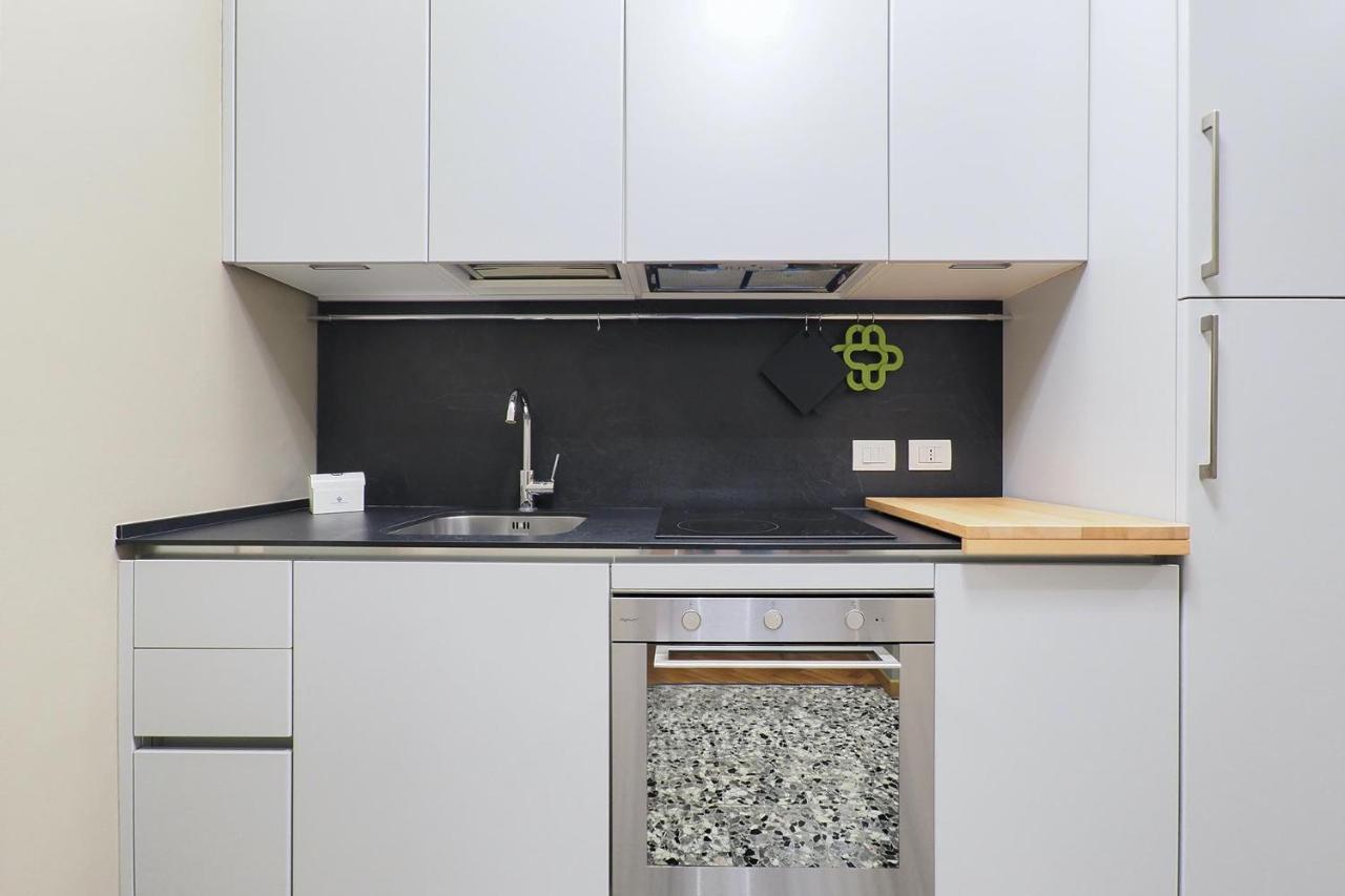 Contempora - Cavallotti 13 - B23 * Milan