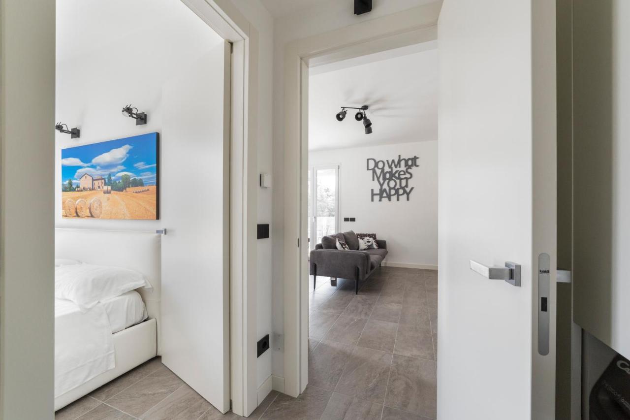 Modern Apt With Terrace And Parking! *