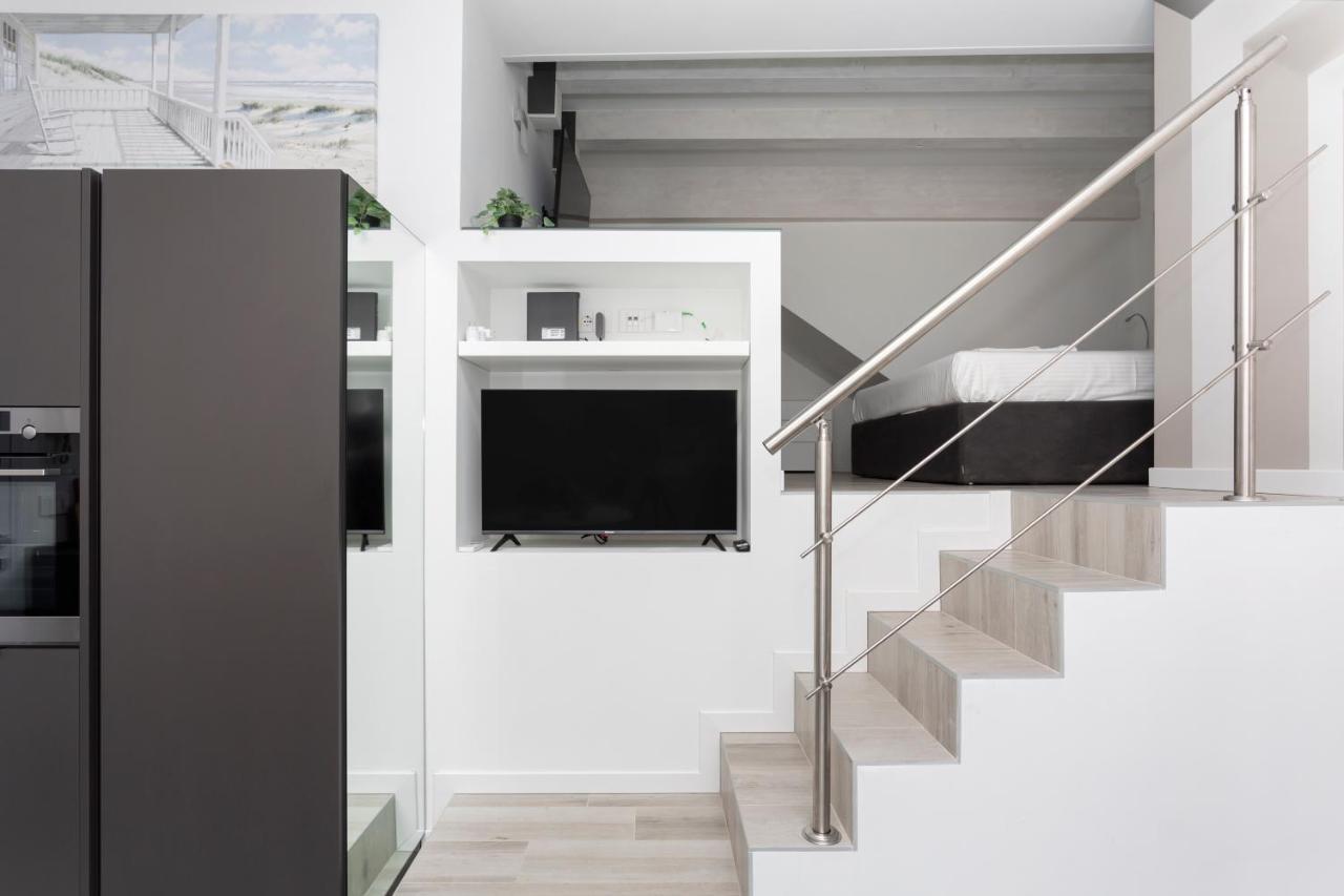 Nest For 2 In Fashion District Via S Cecilia * Mailand