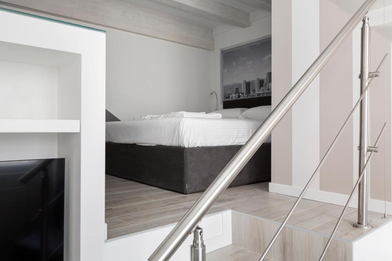 Nest For 2 In Fashion District Via S Cecilia Mailand