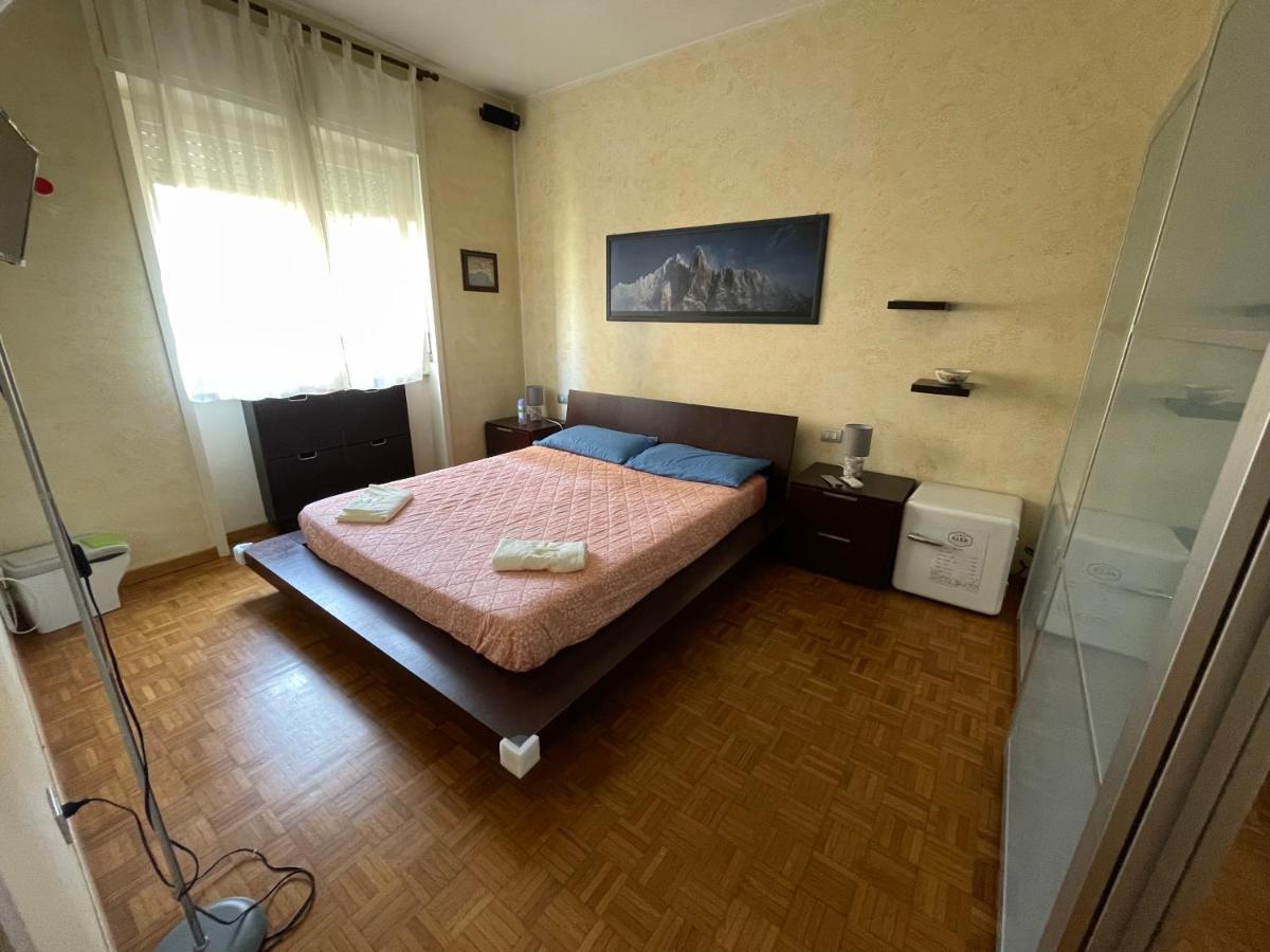 Impeccable 3 Bedroom House Up To 6 People 10 Minutes Away From Duomo * Mailand