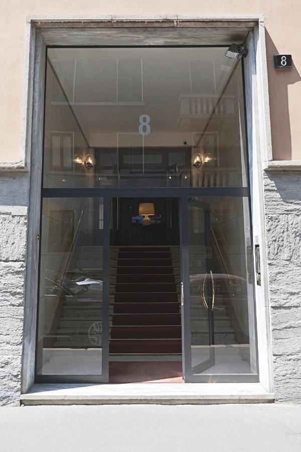 Oreaspiti - Not Only A In Magenta Quarter * Mailand