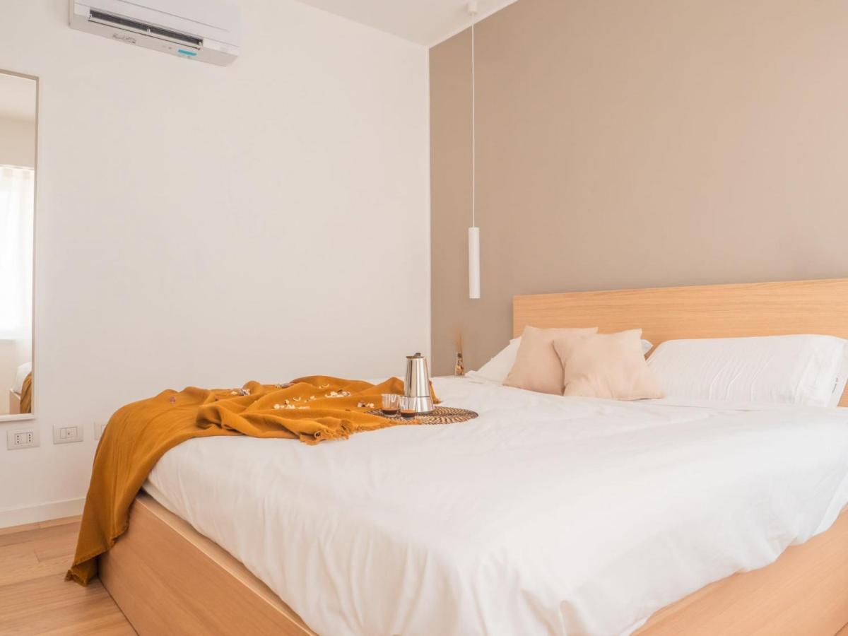 The Rent - Modern Near Corso Buenos Aires Apartment