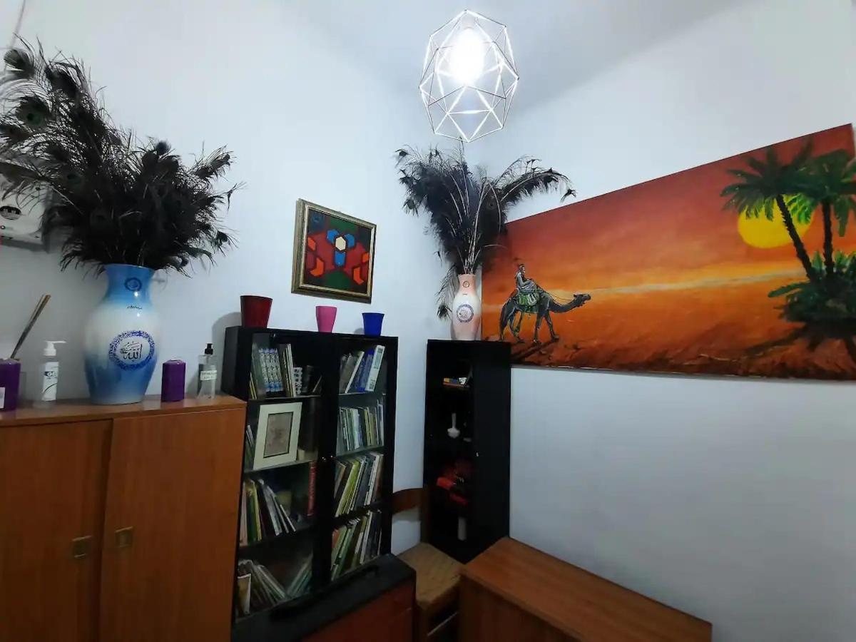Private In A Quiet In The City Center Homestay *