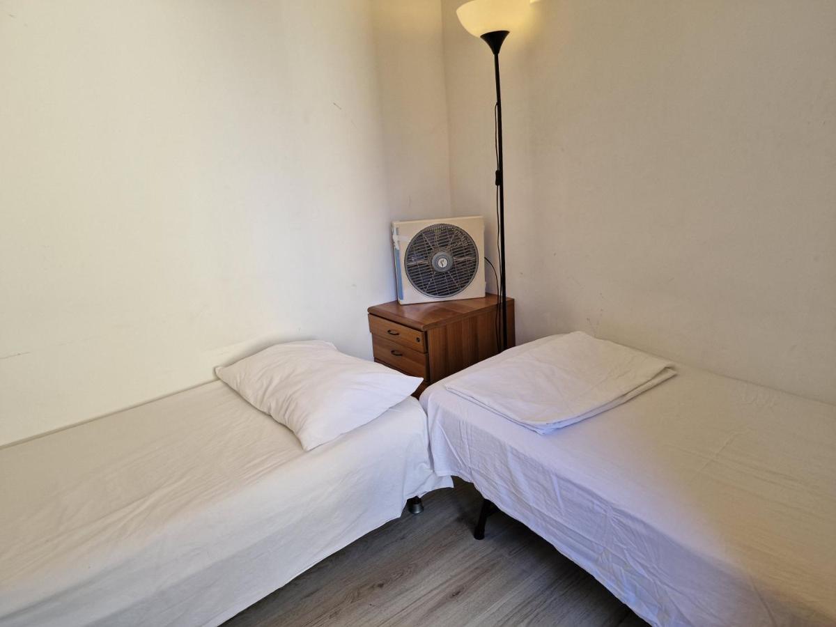 Homestay Private In A Quiet In The City Center *