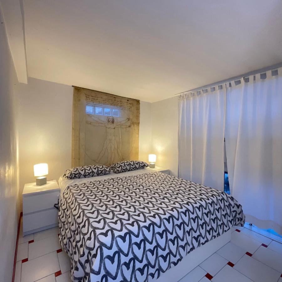 Apartment House In Navigli Center *