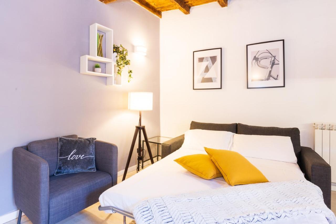 - Alzaia Naviglio Grande Apartment *