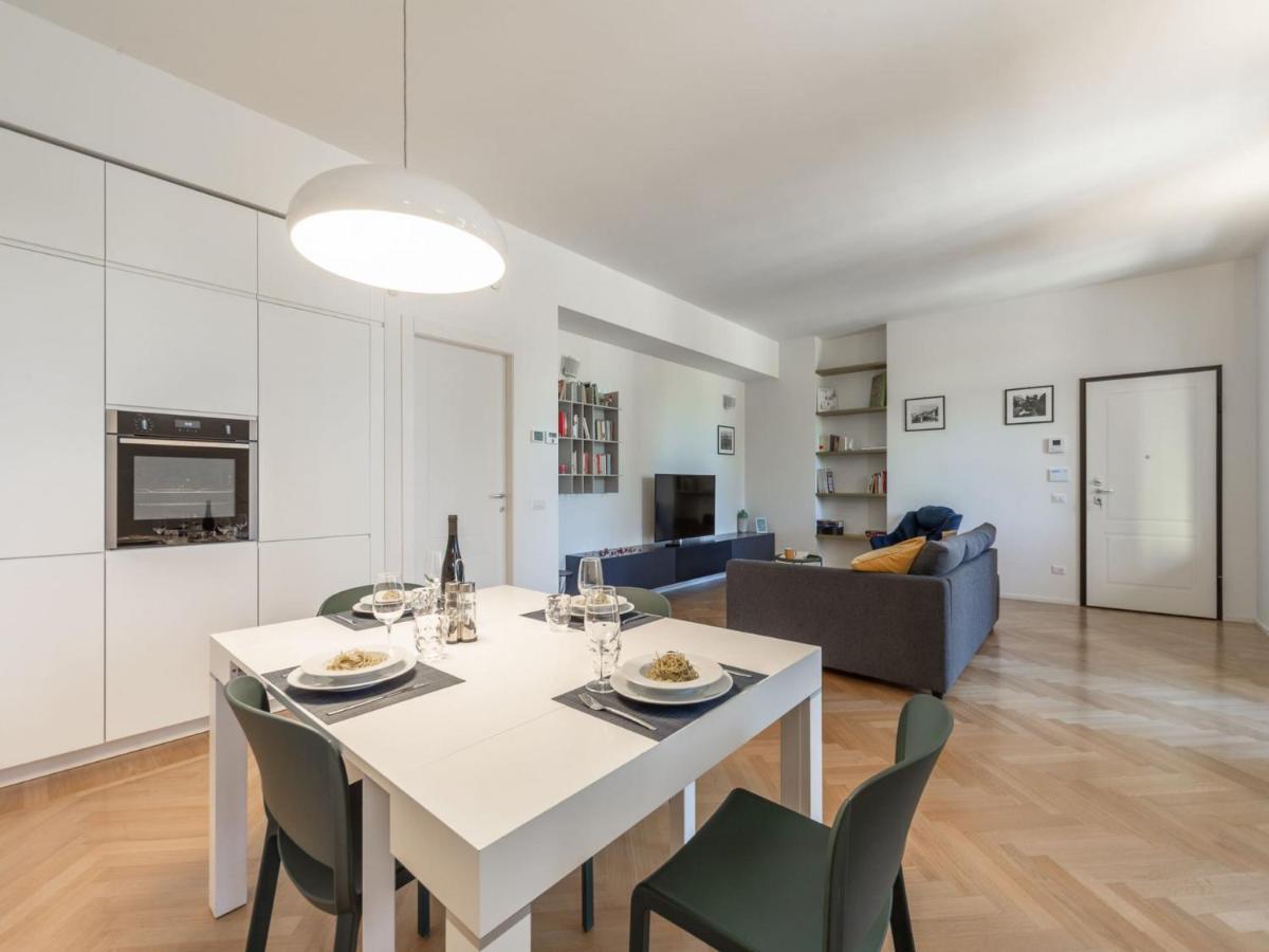 The Best Rent - Spacious Three-bedroom With Terrace * Milão