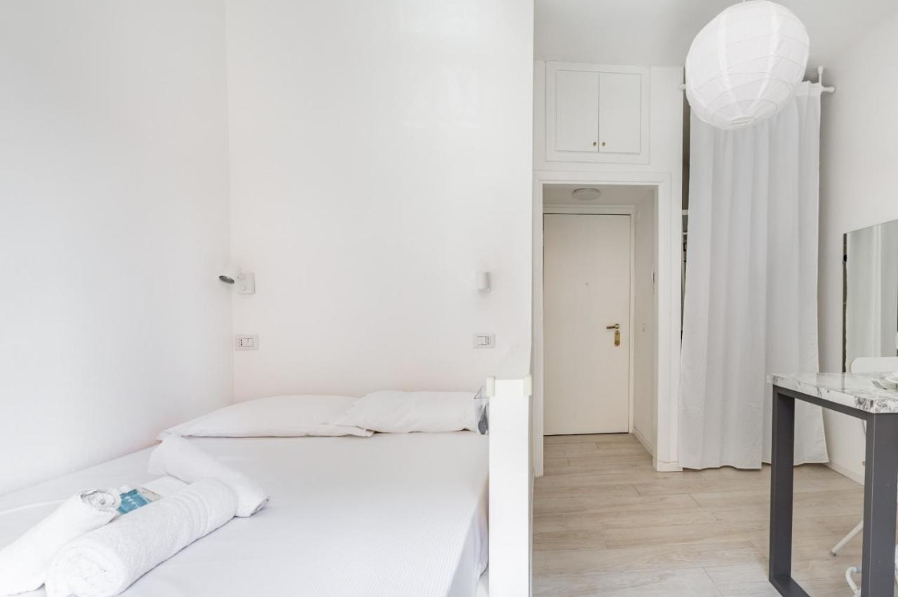 Bright 600mt From Viale Zara! Apartment *