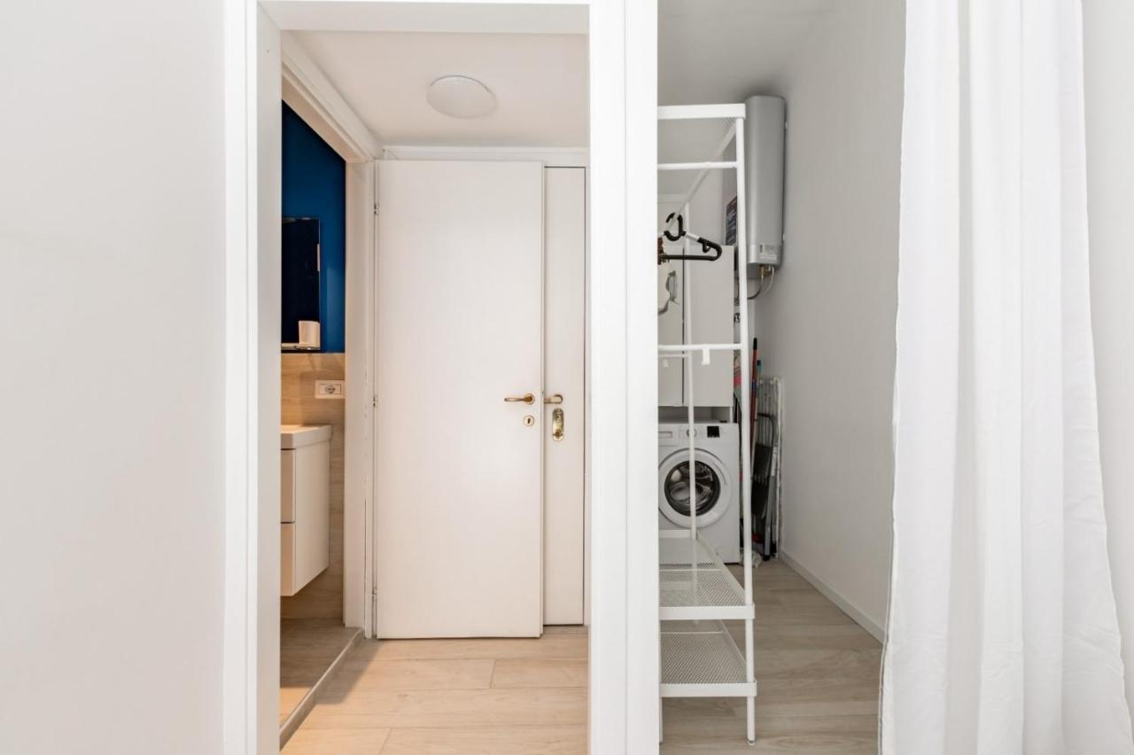Bright 600mt From Viale Zara! Apartment *