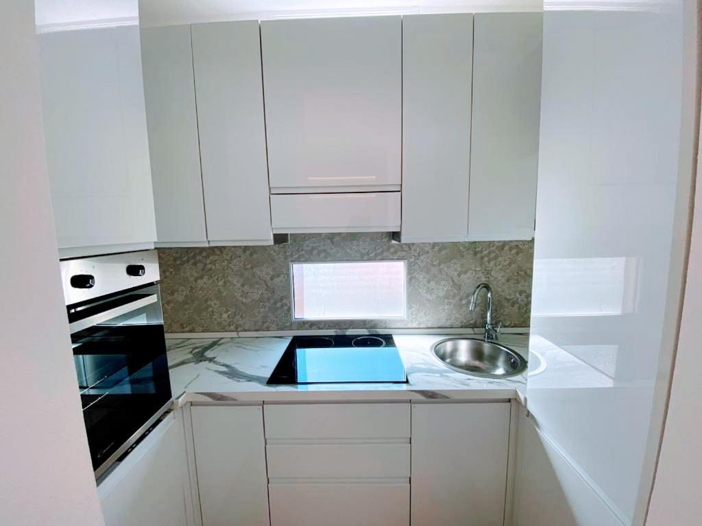 Apartment Your Spacious & Lovely -4 Queen Bed- Milan