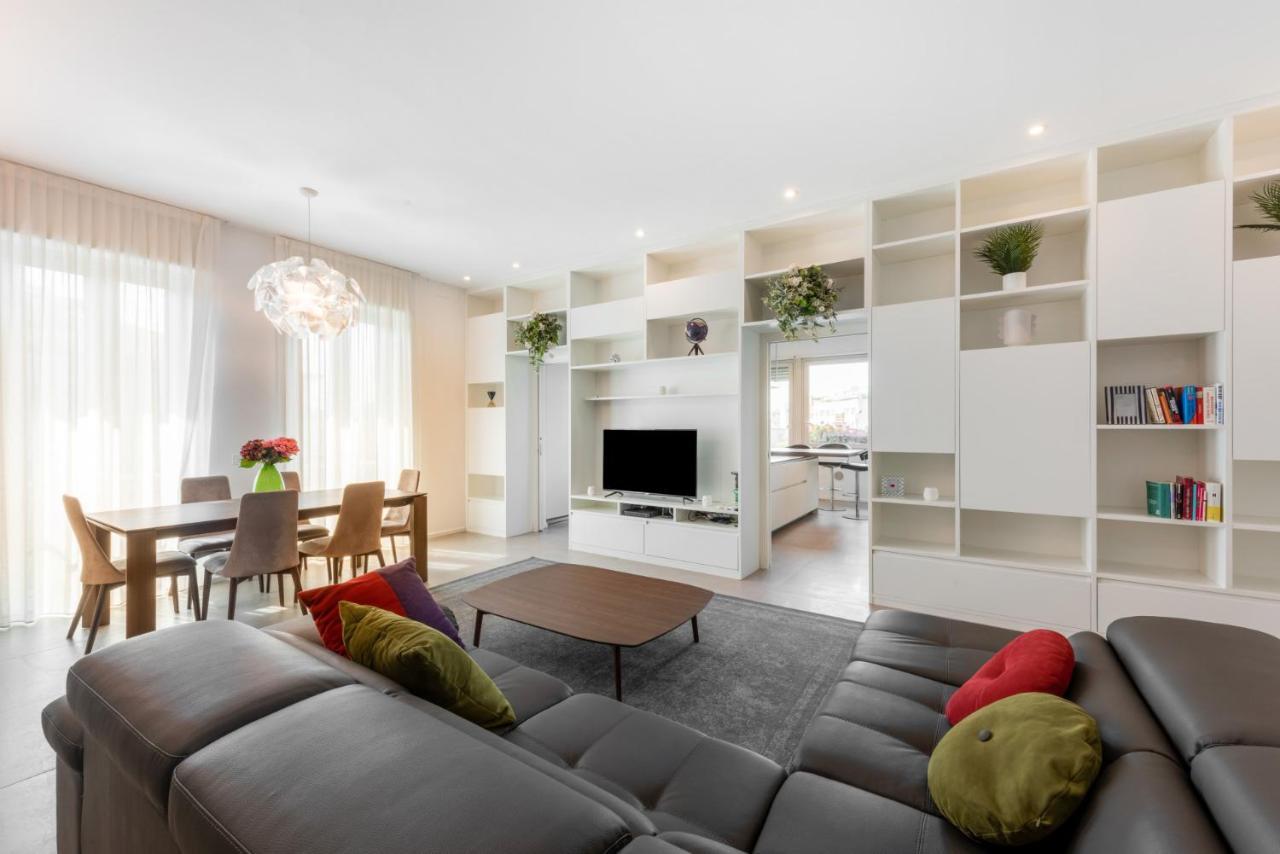 Apartamento Easylife - Wonderful Penthouse With Terrace A Few Steps From The Duomo Milão
