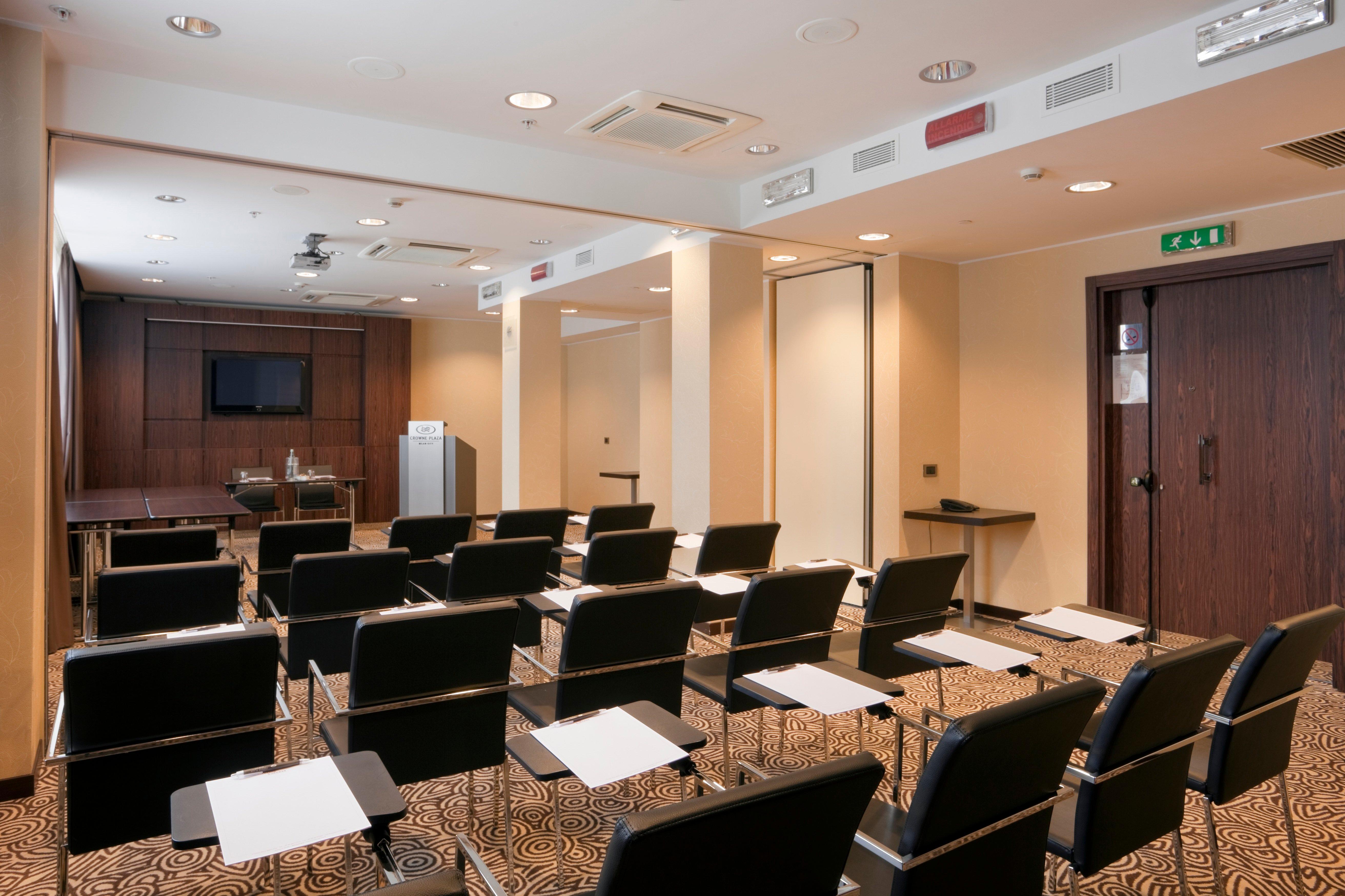 Crowne Plaza City By Ihg Hotel 4*