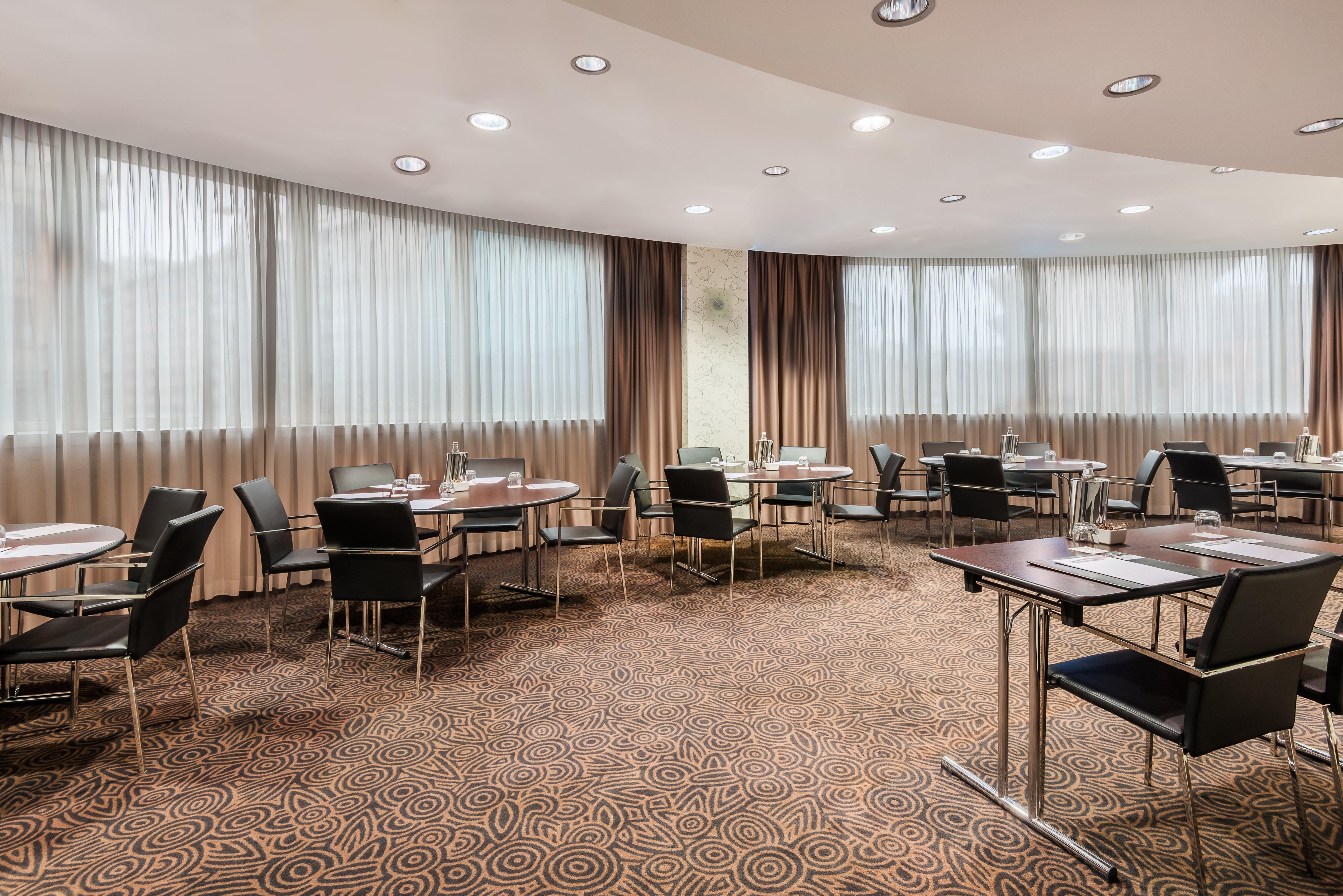 Crowne Plaza City By Ihg 4*