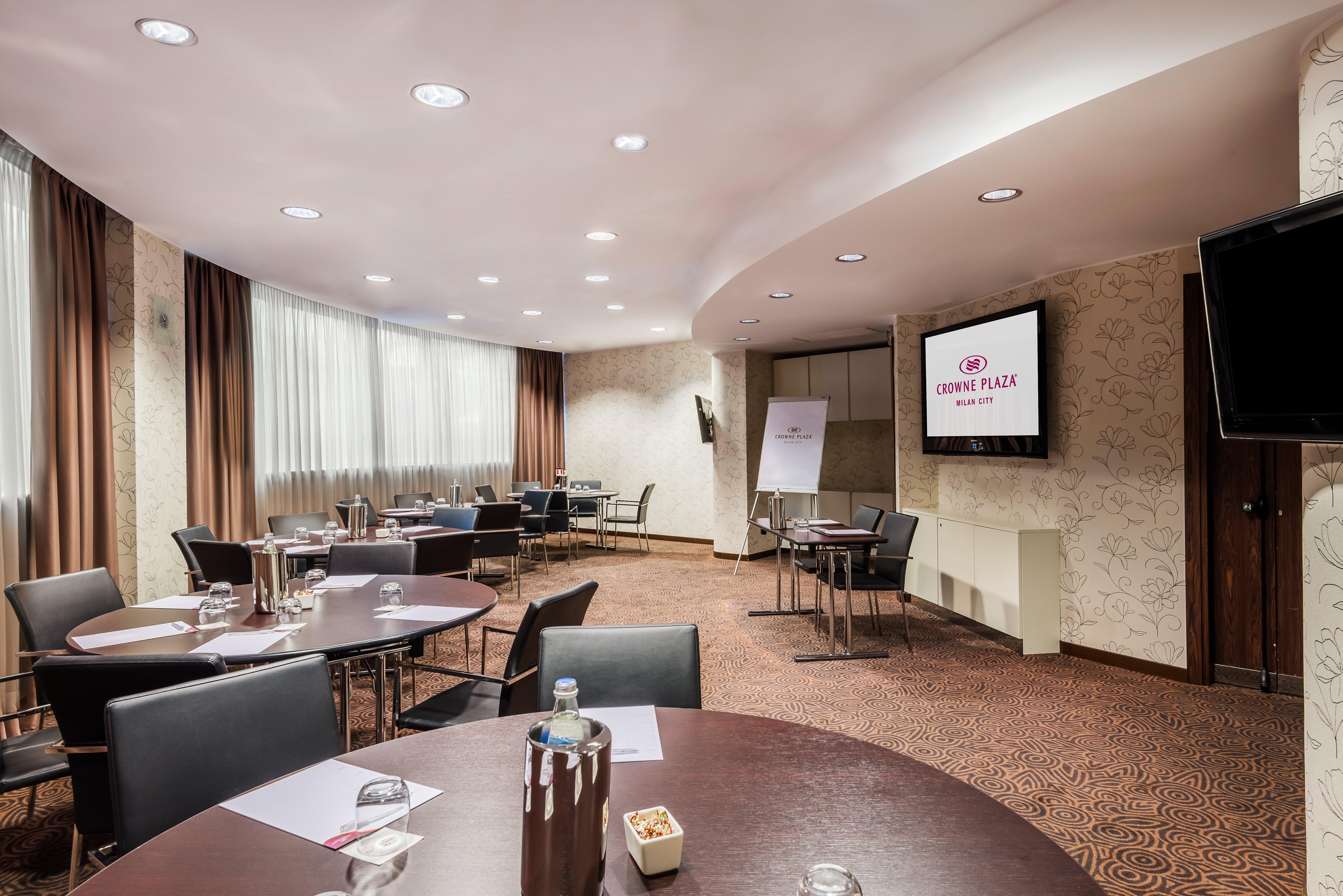 Crowne Plaza City By Ihg Hotel 4*