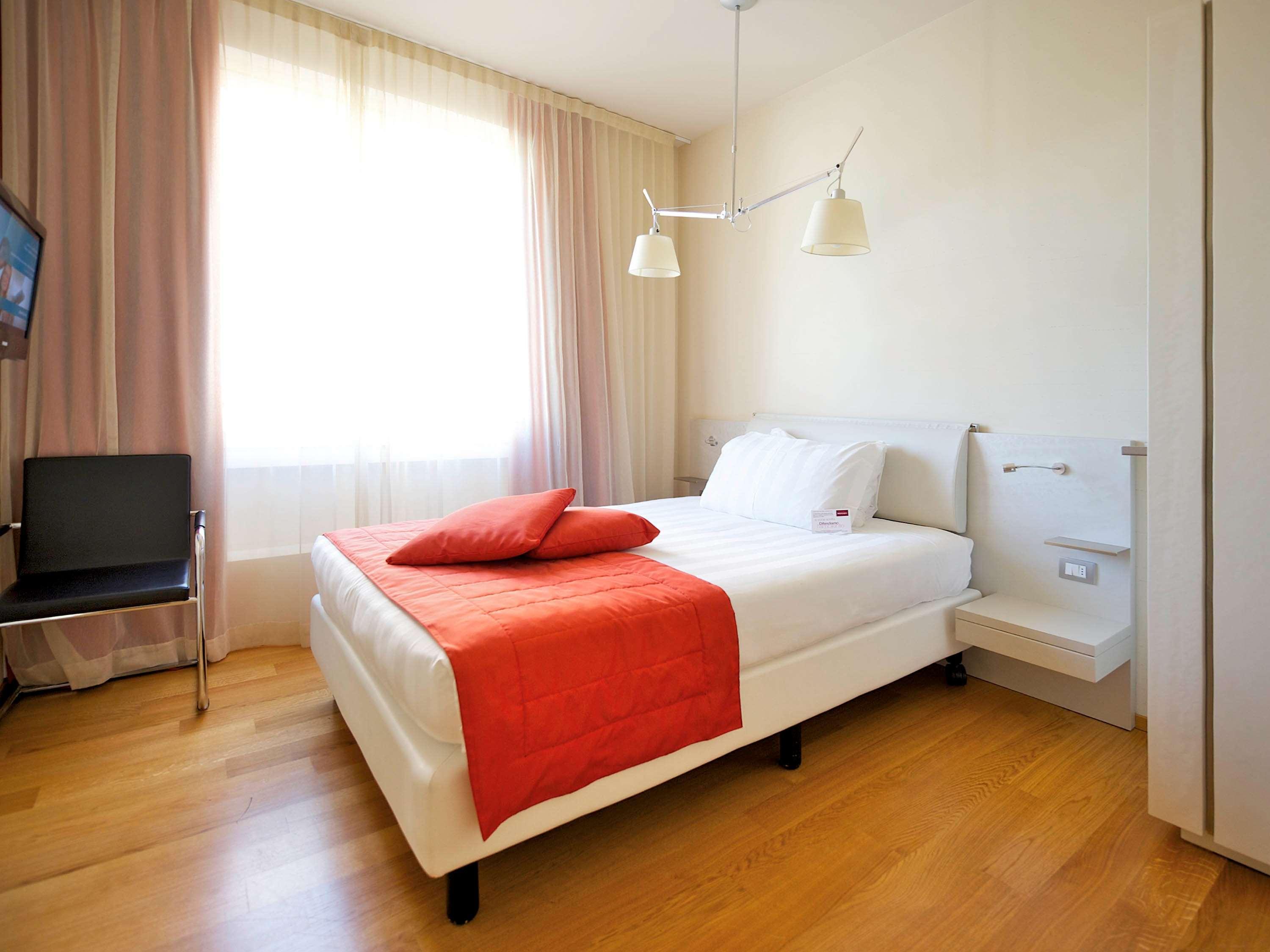 Hotel Mercure Solari Milão