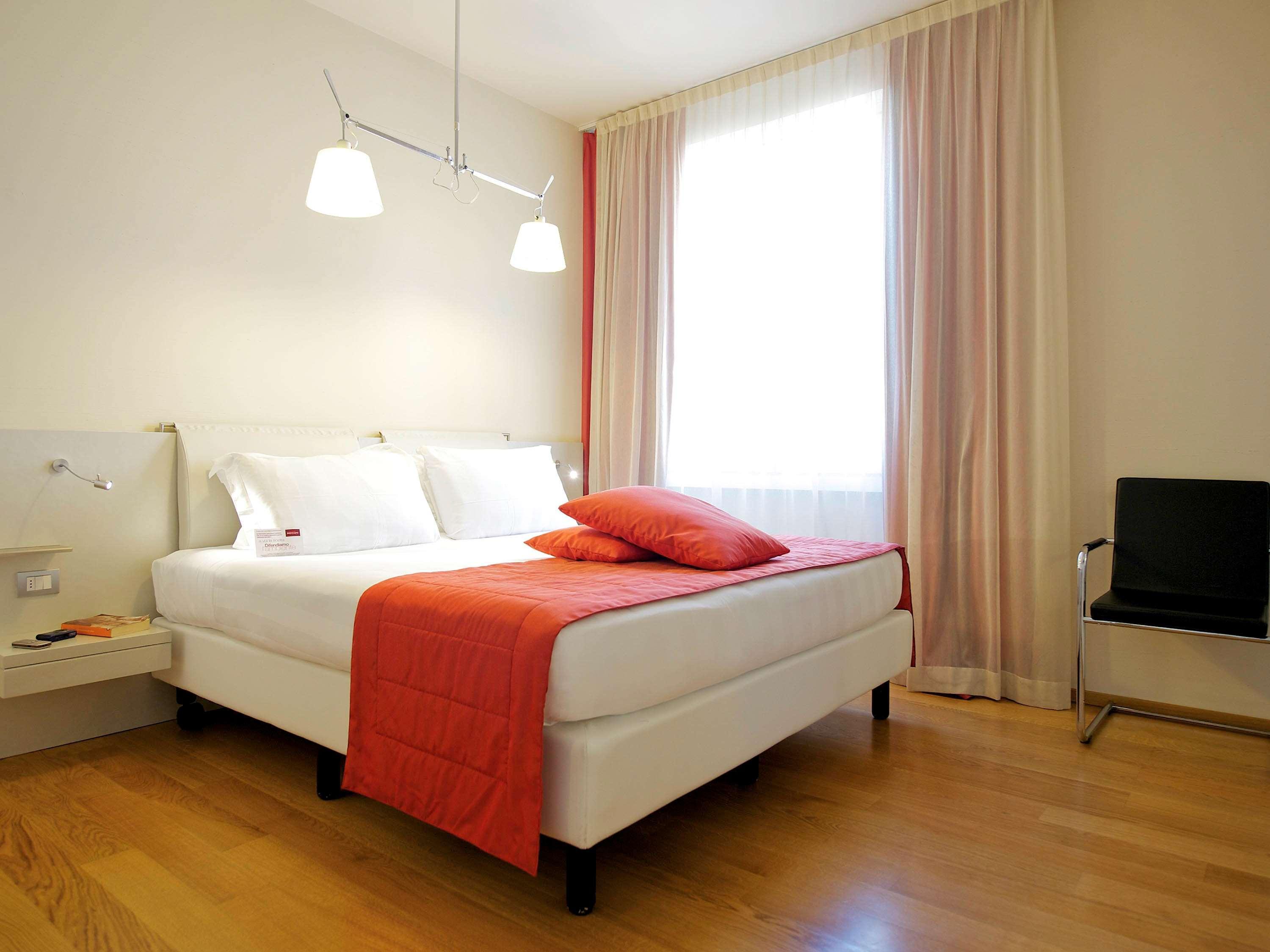 Hotel Mercure Solari Milão