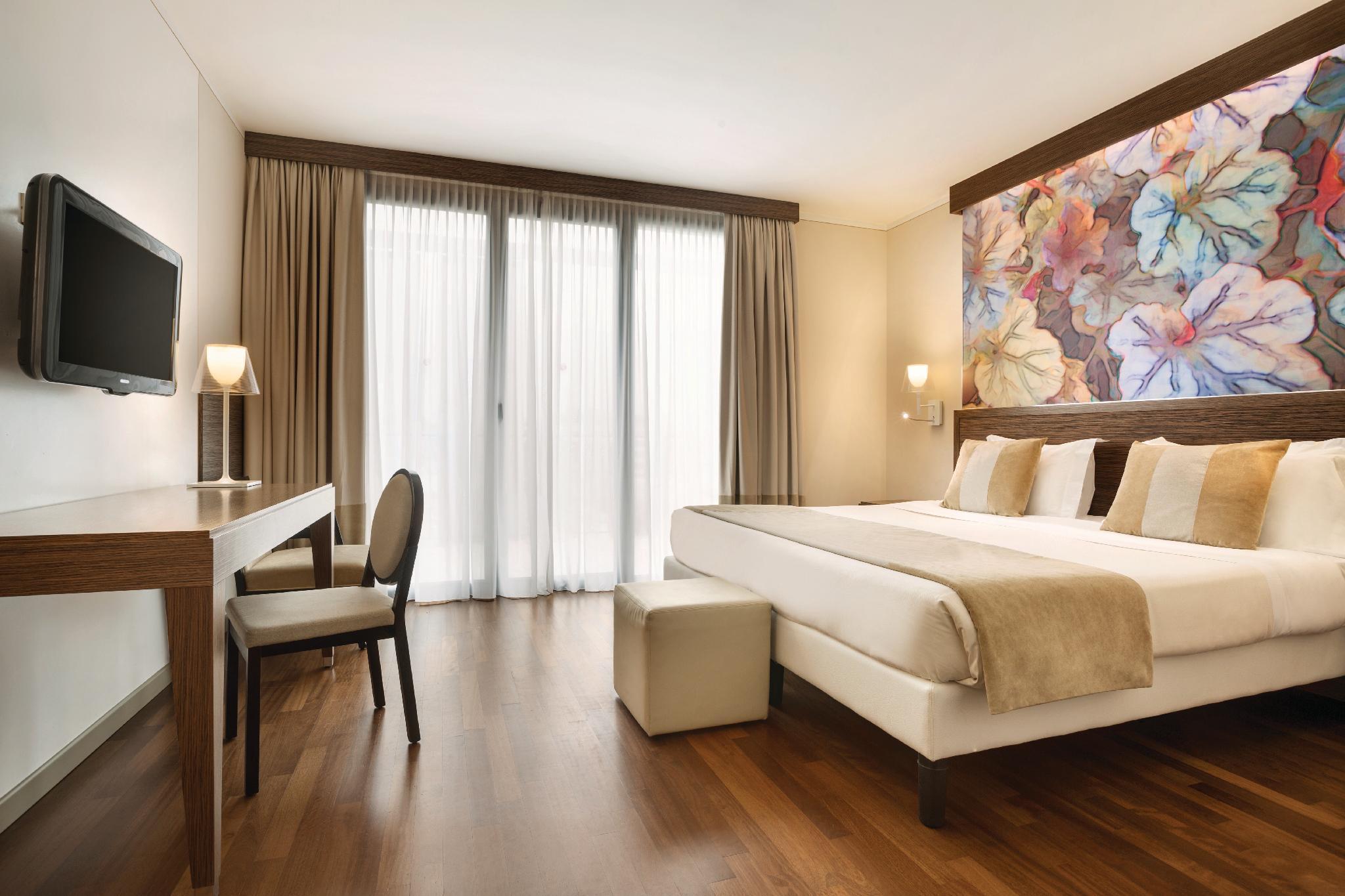 Ramada Plaza By Wyndham Hotel 4*