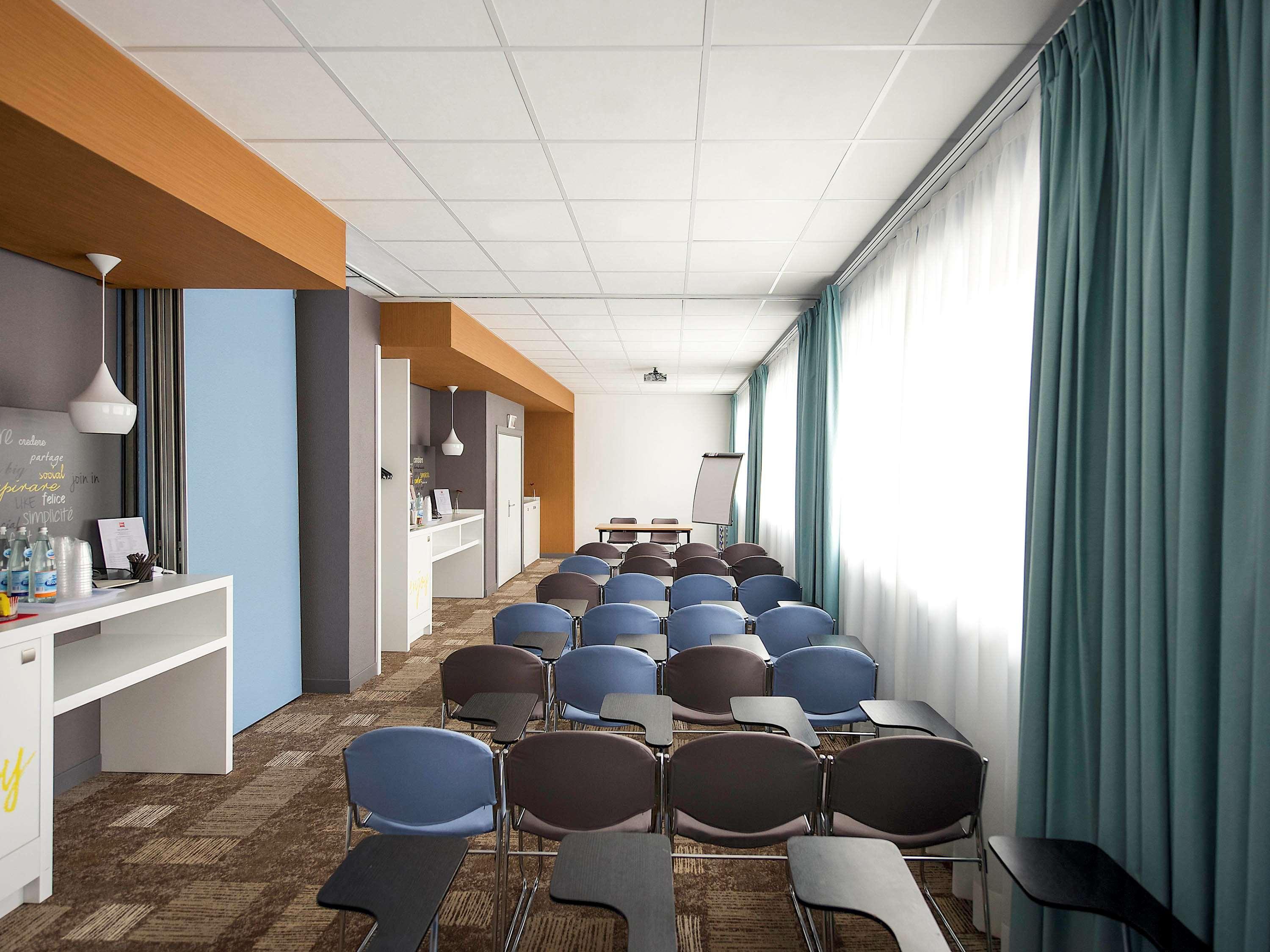 Ibis Centro Hotel 3*