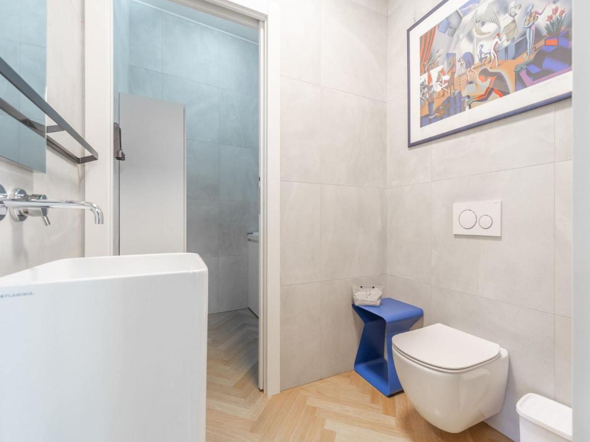 Apartamento The Best Rent - Spacious Three-bedroom With Terrace Milão