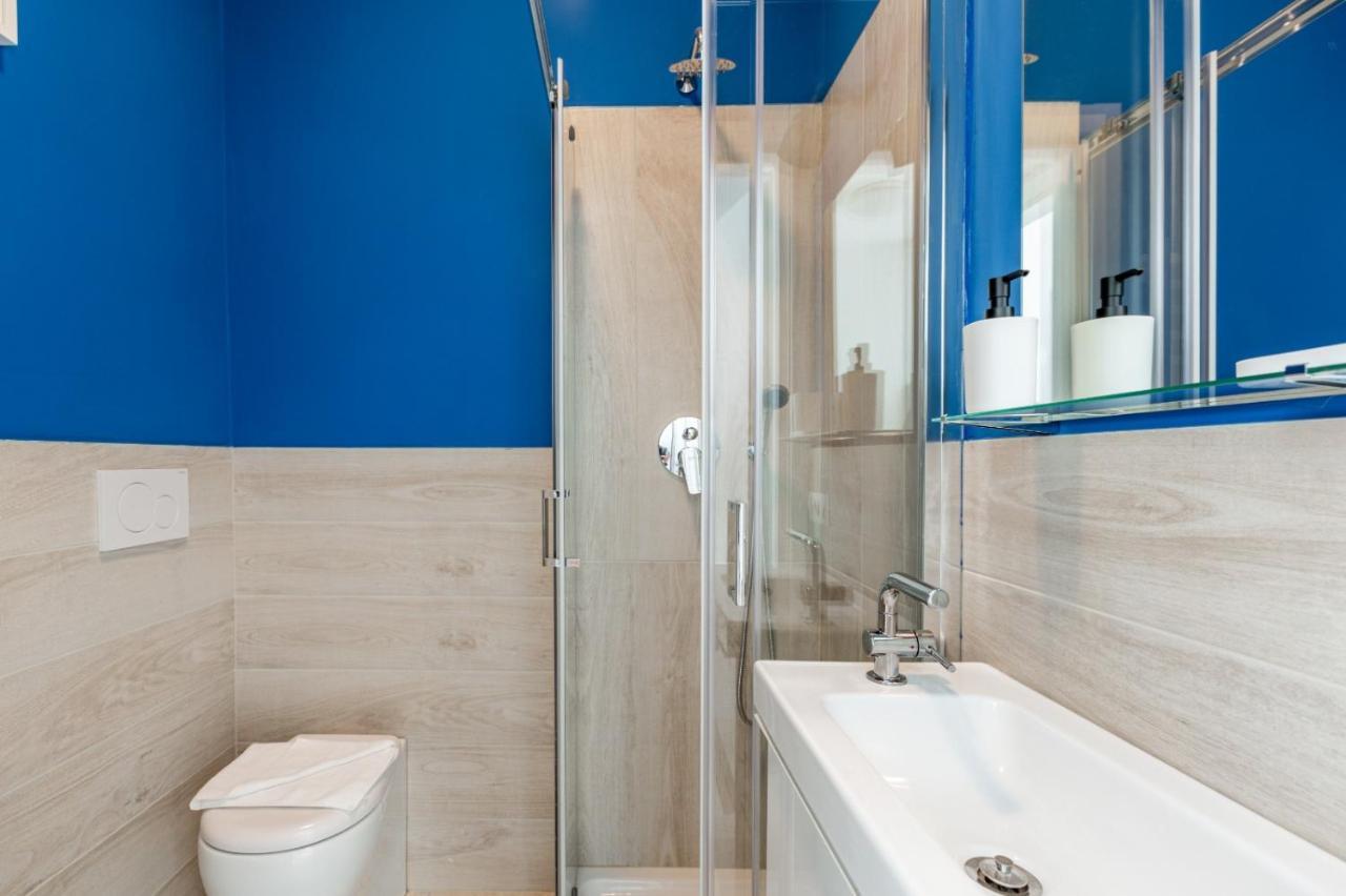 Bright 600mt From Viale Zara! Apartment
