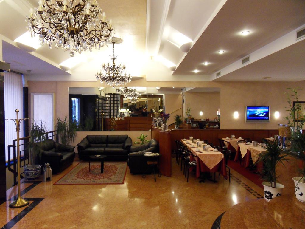 Roxy Hotel 3*