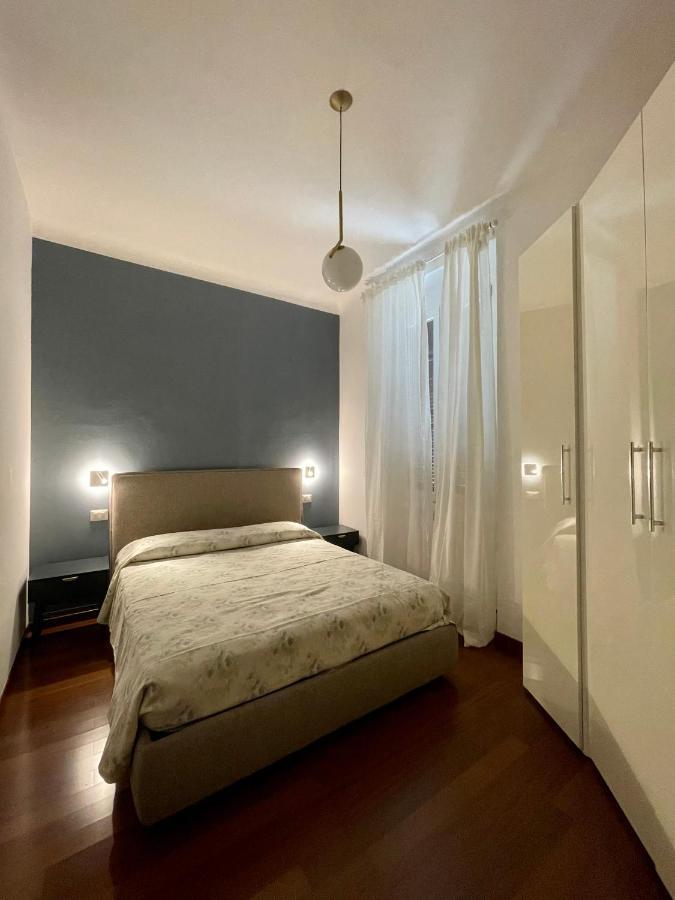 Apartment The Painting Apartment. A And Lovely In Milan