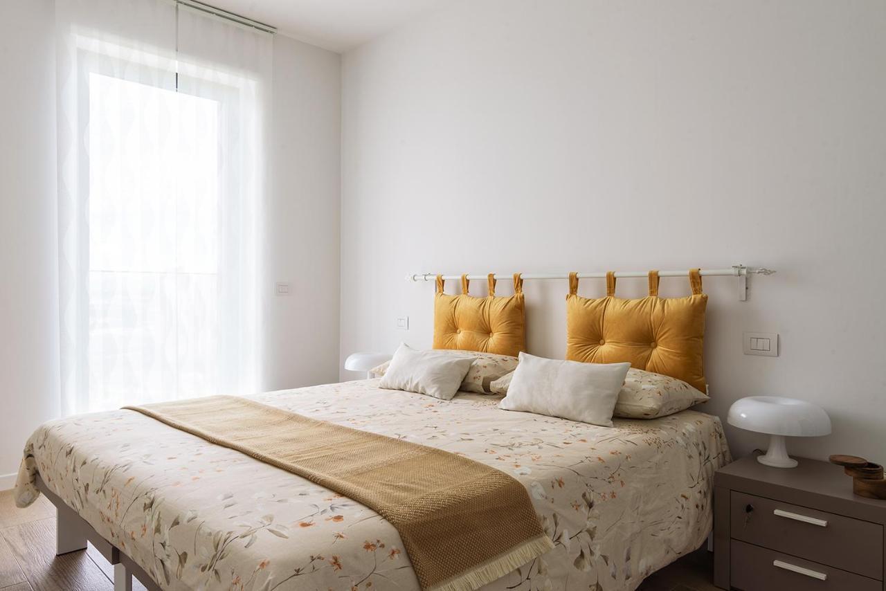 Apartment Joivy Uptown Flats With Balcony, Good Connection To Centre Mailand