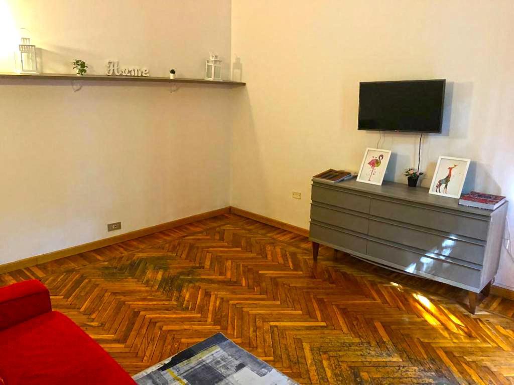 Apartment Castel Morrone Mailand