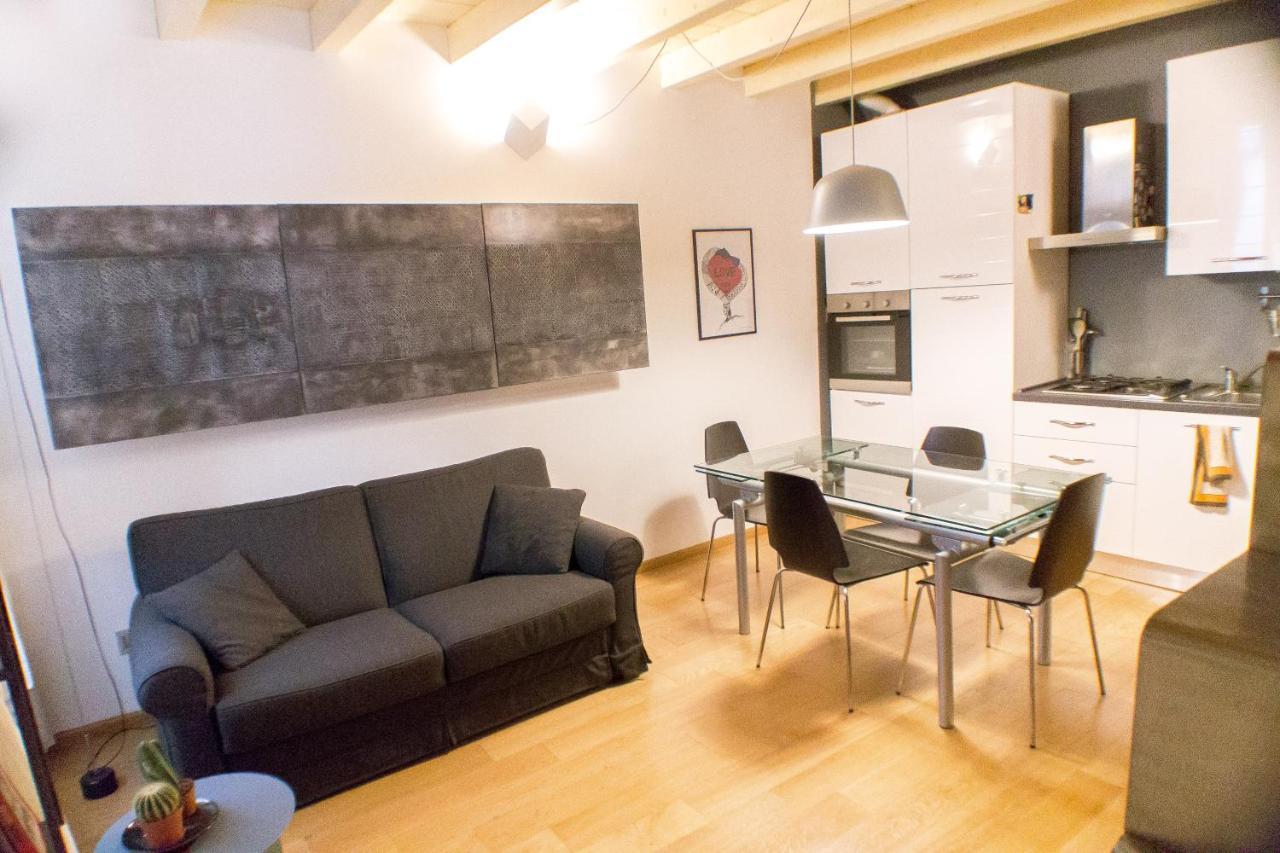 Cozy Navigli Apartment