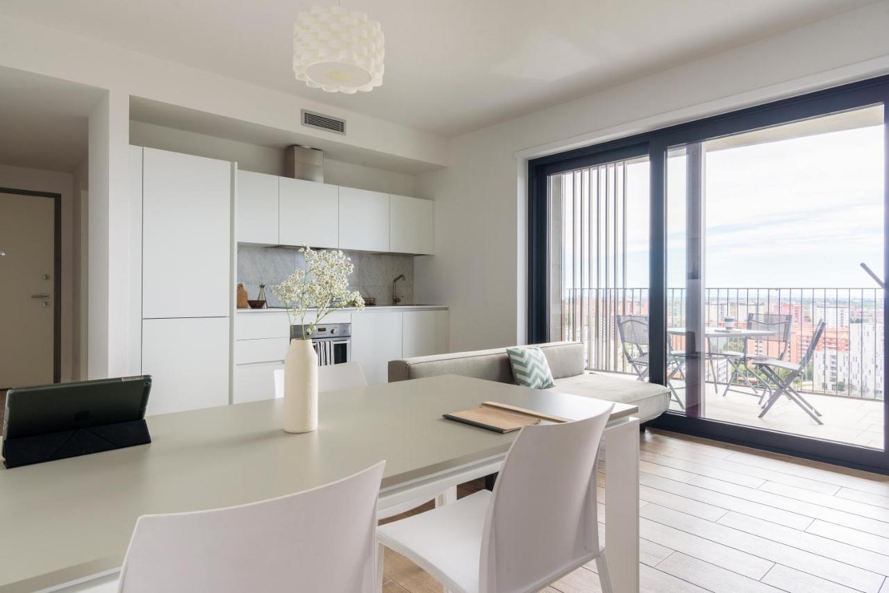 Joivy Uptown Flats With Balcony, Good Connection To Centre Apartment Mailand