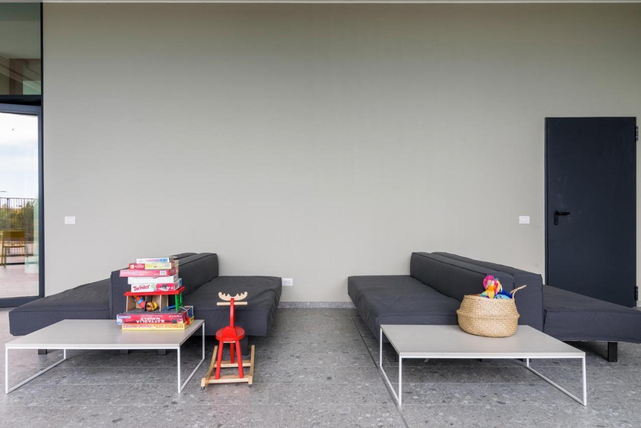 Joivy Uptown Flats With Balcony, Good Connection To Centre Mailand