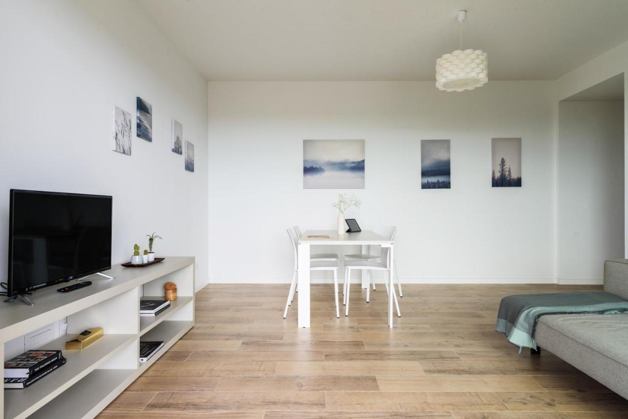 Joivy Uptown Flats With Balcony, Good Connection To Centre Apartment Mailand