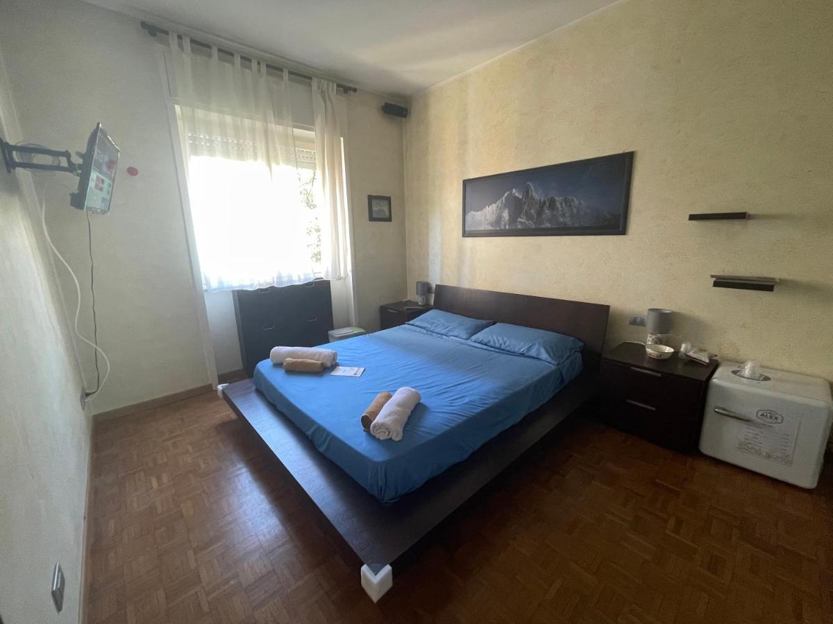 Impeccable In Next To M1 Metro 10 Mins Away From Duomo Wi-fi Feel Like Frühstückspension *