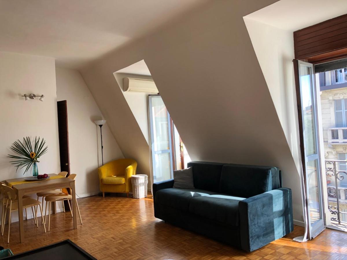 Easy Isola, For An Easy Apartment *