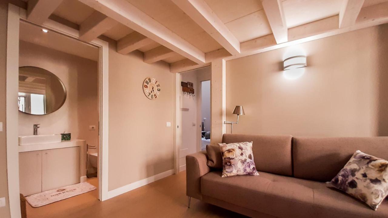 Joivy Sophisticated 2 Bedroom Loft For 4 * Mailand