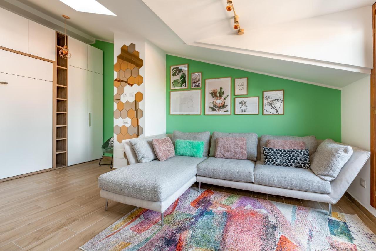 Cozy W/parking 5 Min Walk From The Bus Stop Apartment Milan