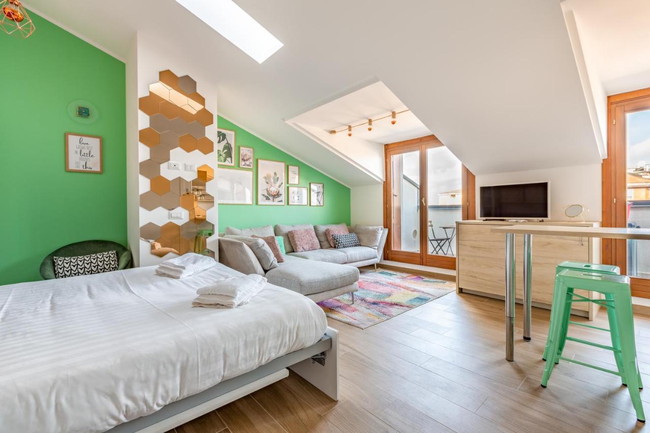 Cozy W/parking 5 Min Walk From The Bus Stop Apartment Milan