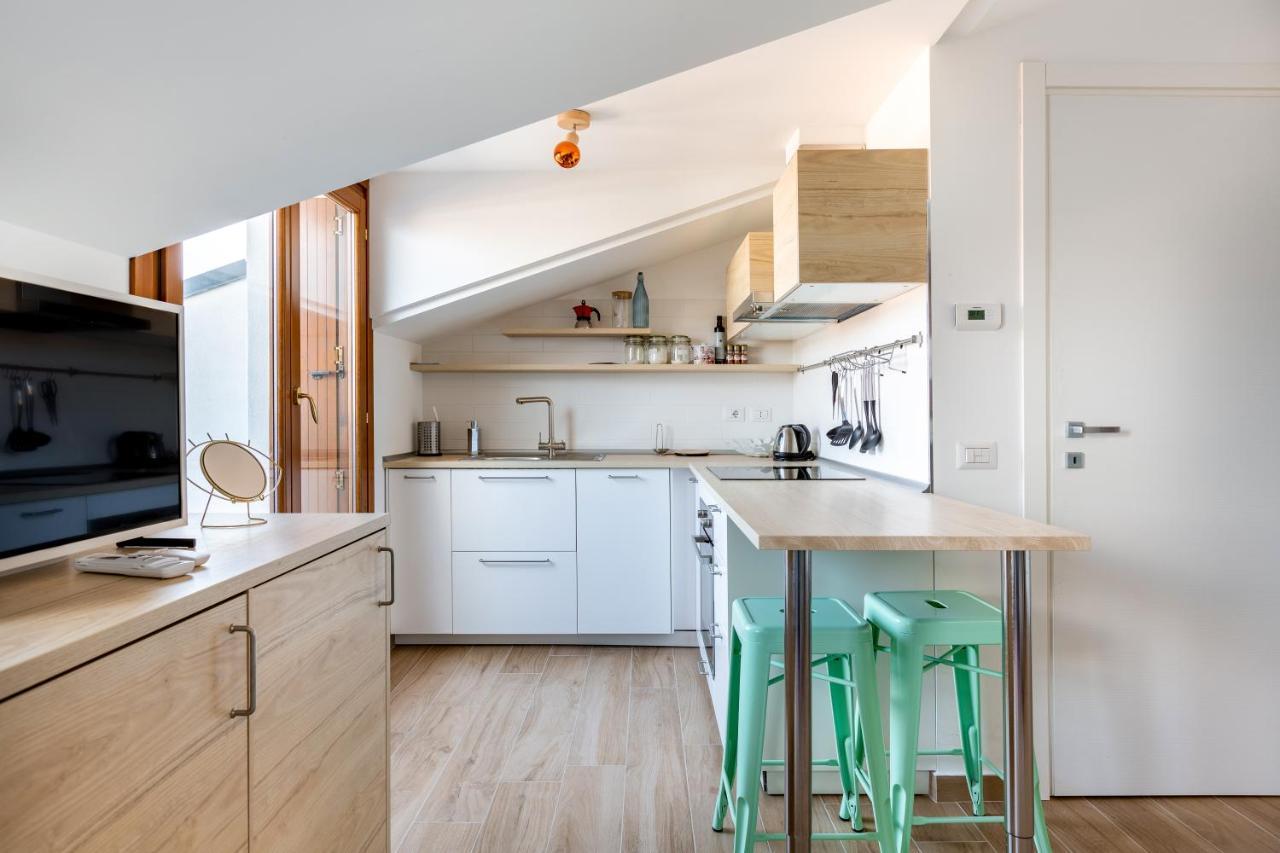 Cozy W/parking 5 Min Walk From The Bus Stop Apartment *