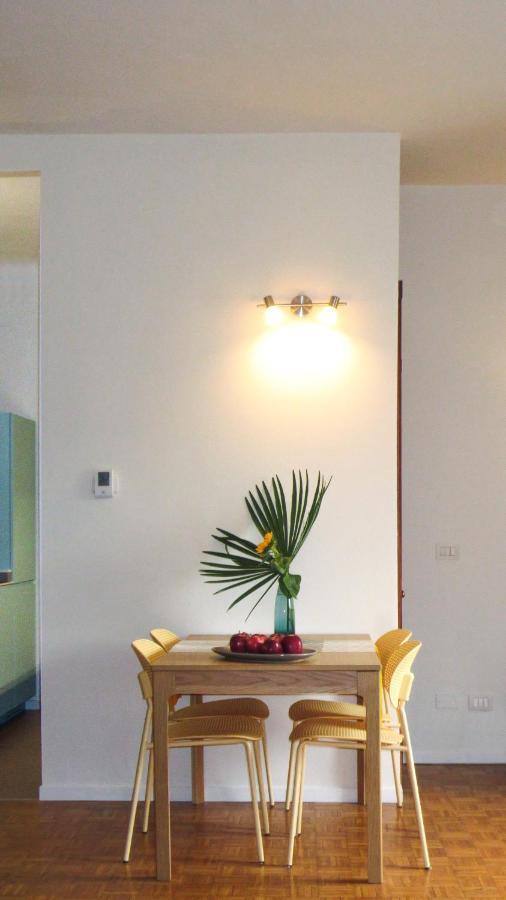 Easy Isola, For An Easy Apartment