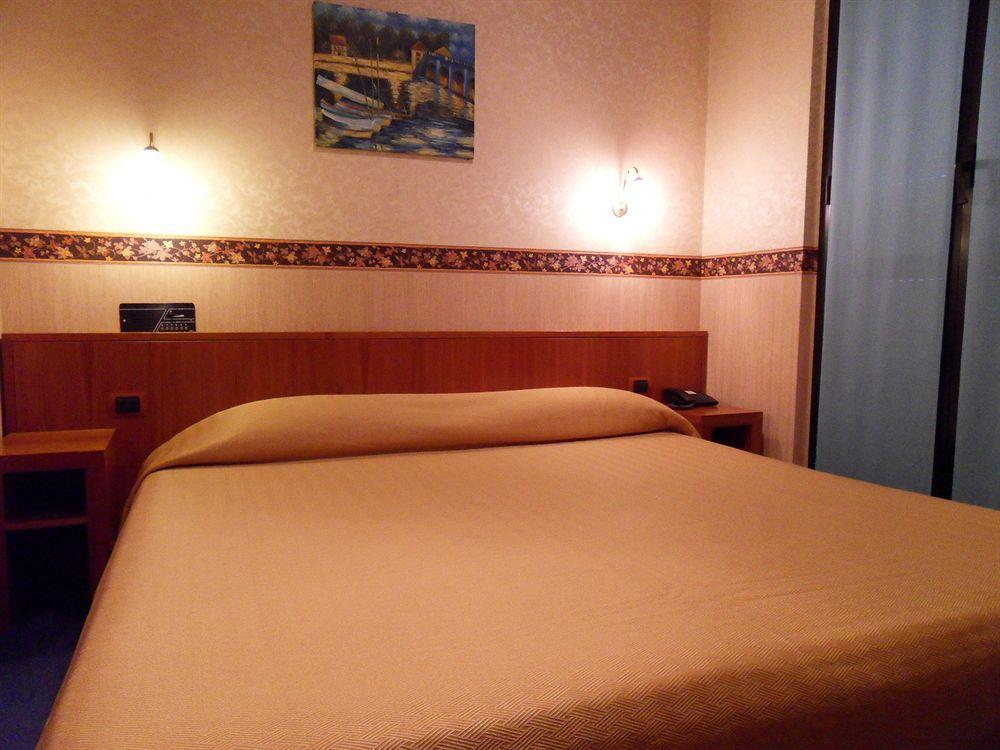Hotel Roxy 3*