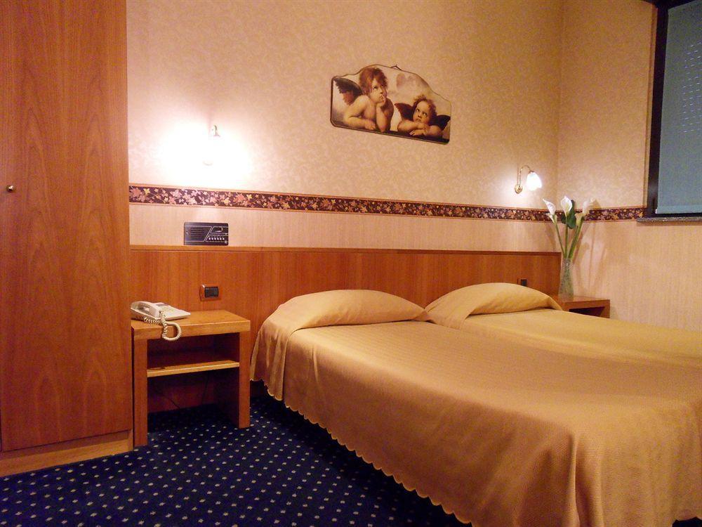 Roxy Hotel 3*
