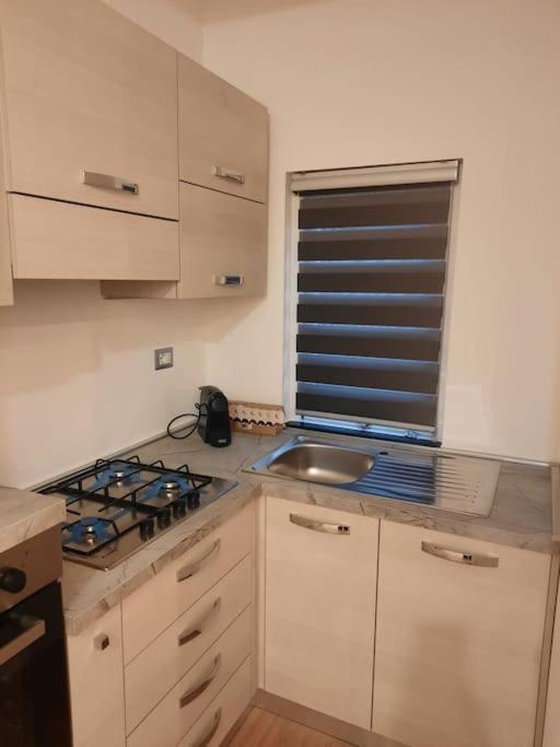 Apartamento N&ghomesweethome Raffaelloelegante Ideale Affari