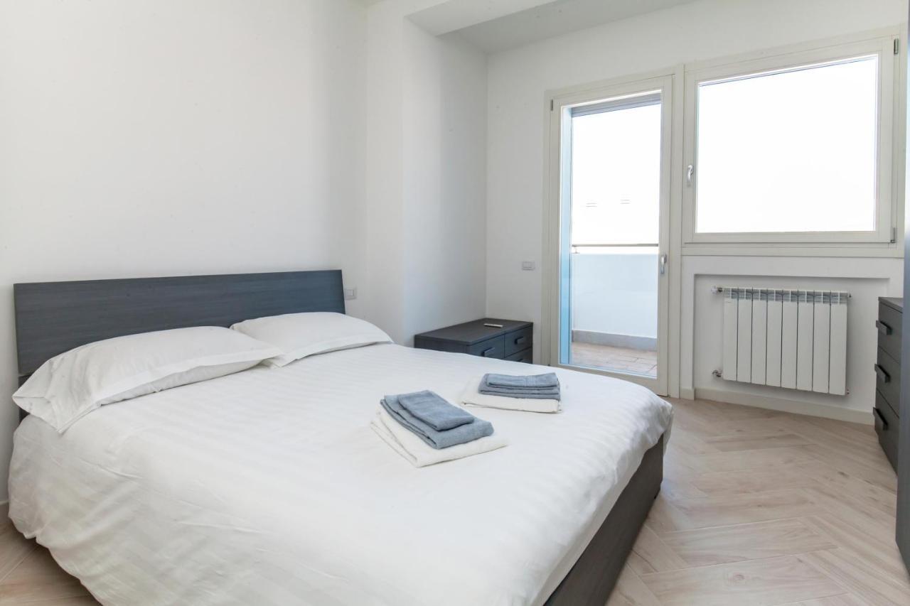 Apartamento 12° Piano Torre Diamante - 67 *