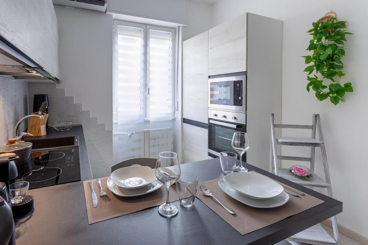 Apartment Duomo A 15 Minuti Di Metro-suite Con Netflix Ad Affori M3 *