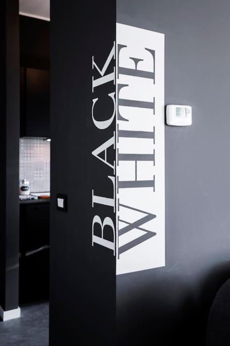 Apartment Black & White Flat In Naviglio/ Porta Genova *