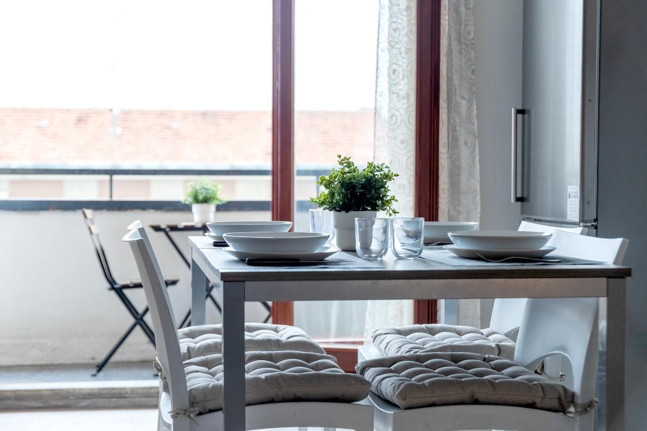Free Parkinga Due Passi Da Navigli Con Balcone Apartment *