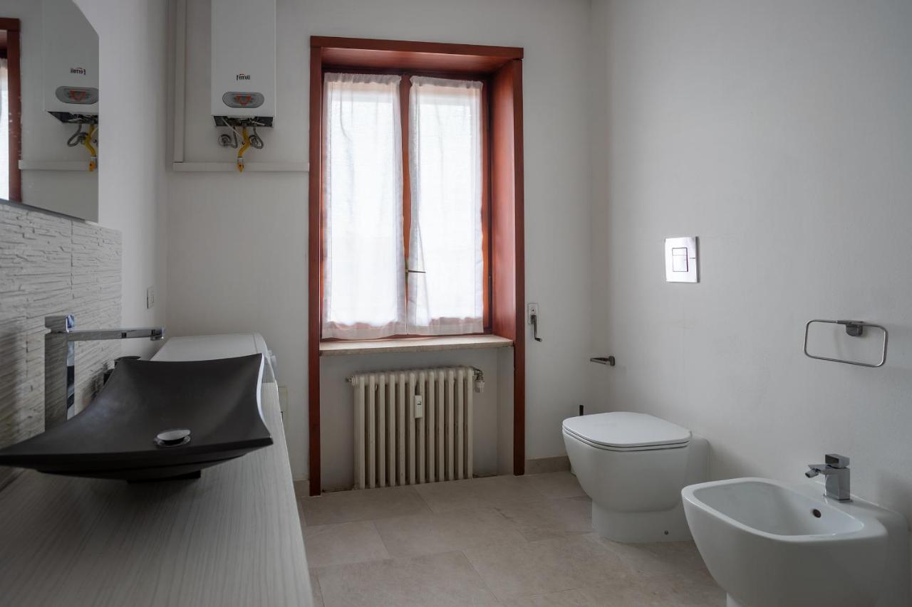 Free Parkinga Due Passi Da Navigli Con Balcone Apartment