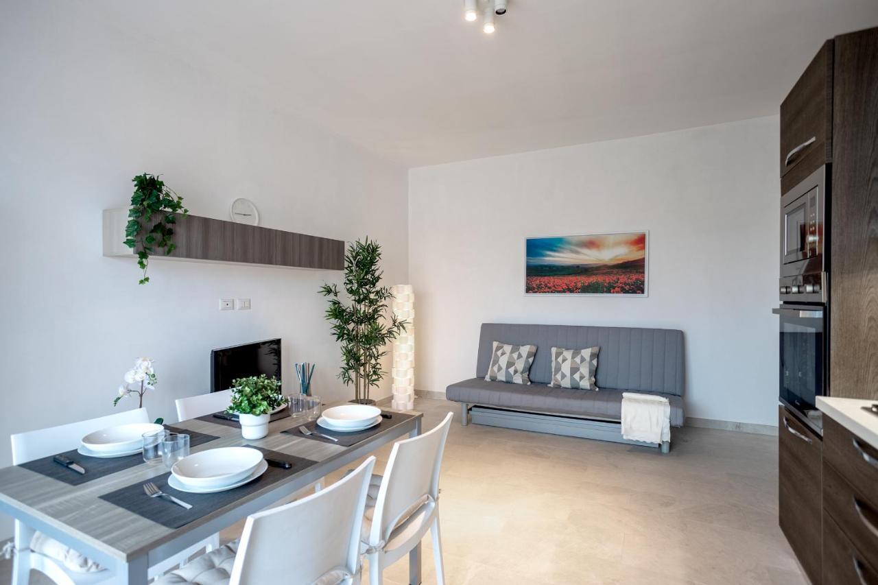 Free Parkinga Due Passi Da Navigli Con Balcone Apartment *
