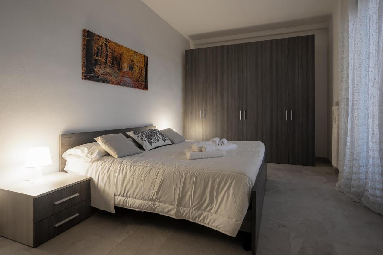 Free Parkinga Due Passi Da Navigli Con Balcone Mailand